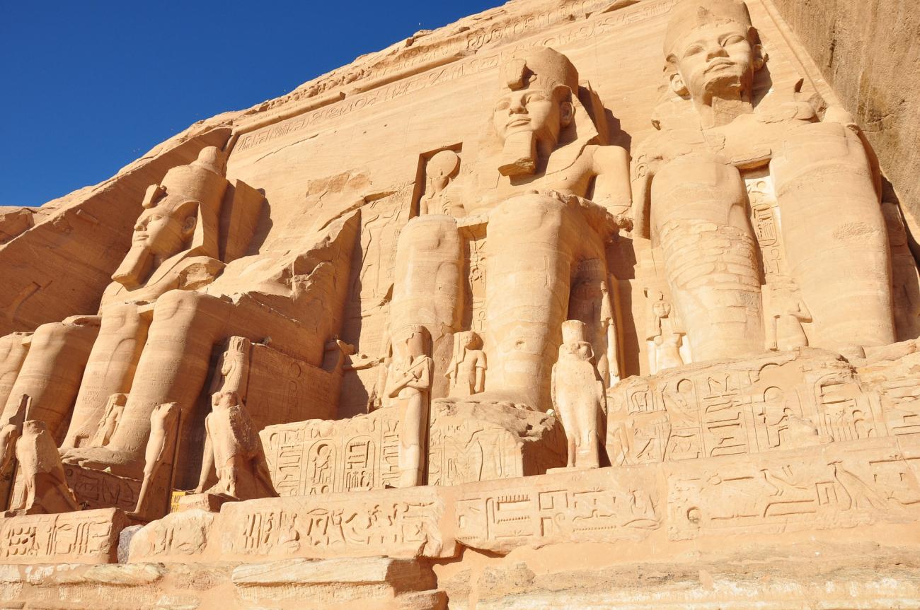 abou-simbel-temple-egypt
