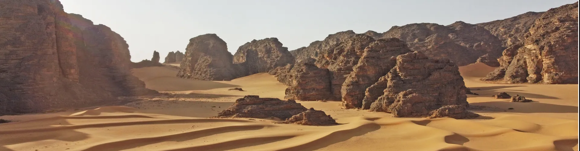 D’Alger au Tassili : Aventure au Cœur du Sahara