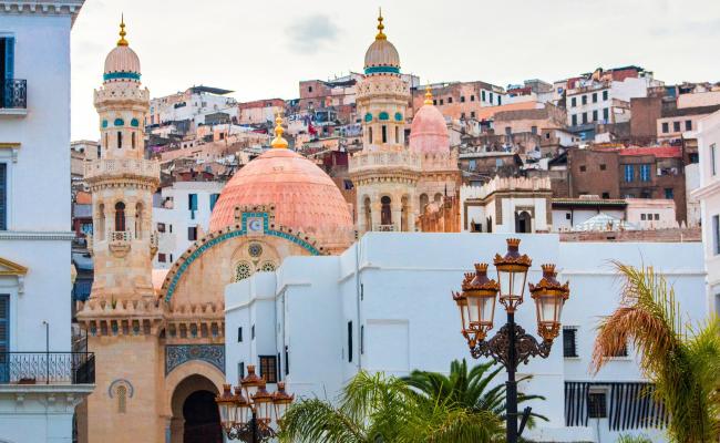 Bienvenue à Alger : Panorama sur la Baie et Dîner d’Accueil